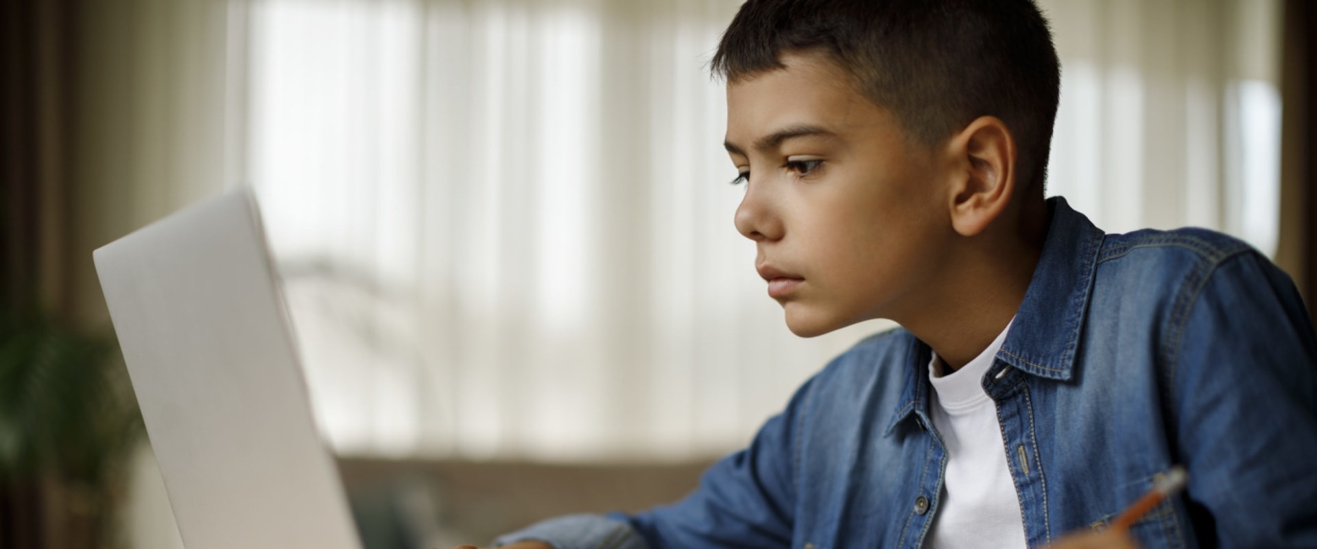 Pros and Cons of Online Tutoring: A Comprehensive Look