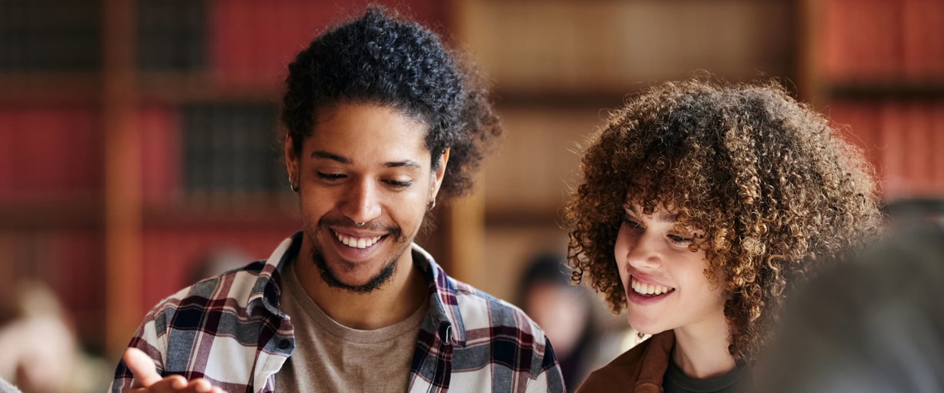 Improving Reading and Writing Skills: A Comprehensive Guide for Finding the Best Tutors in the UK
